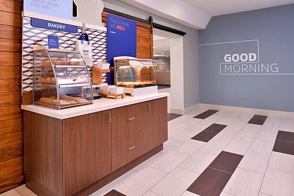 Holiday Inn Express Hotel & Suites Elgin By IHG