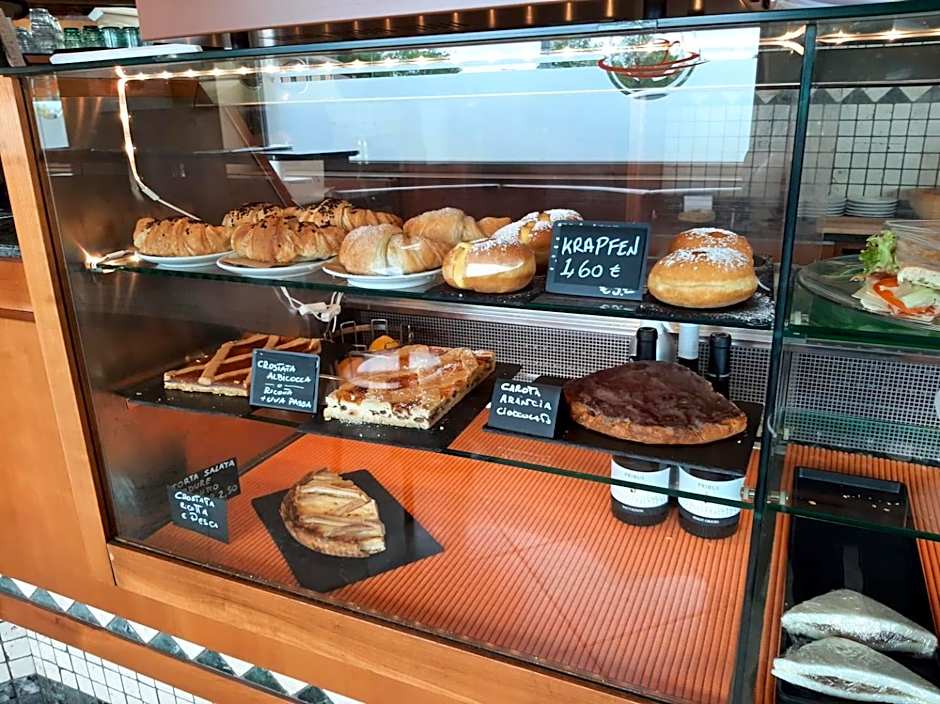 Albergo Trattoria AL TAJ