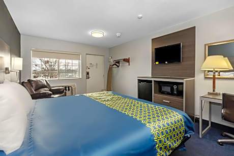 Queen Bed Non-Smoking