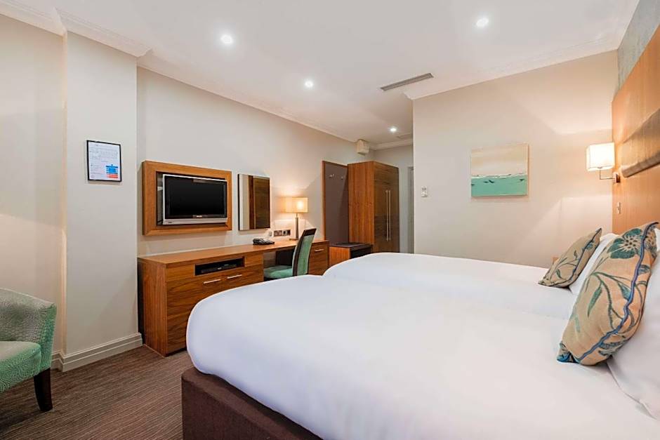 Ramada by Wyndham Cheltenham