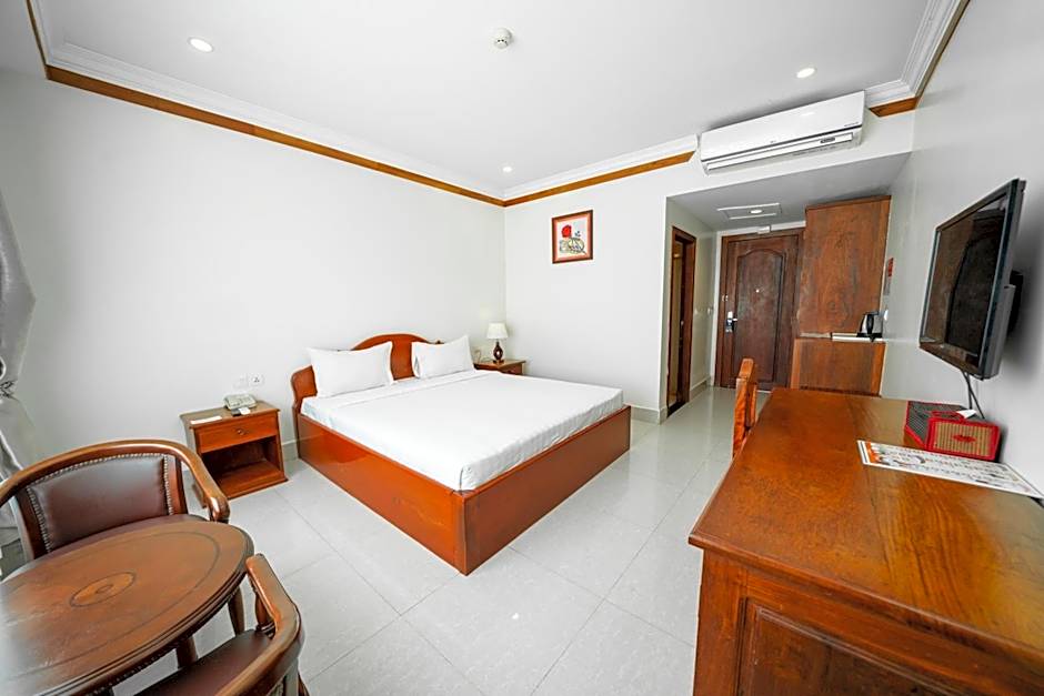 Pursat Riverside Hotel & Spa