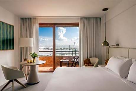 Red Level Supreme Room with Sea and Cathedral View