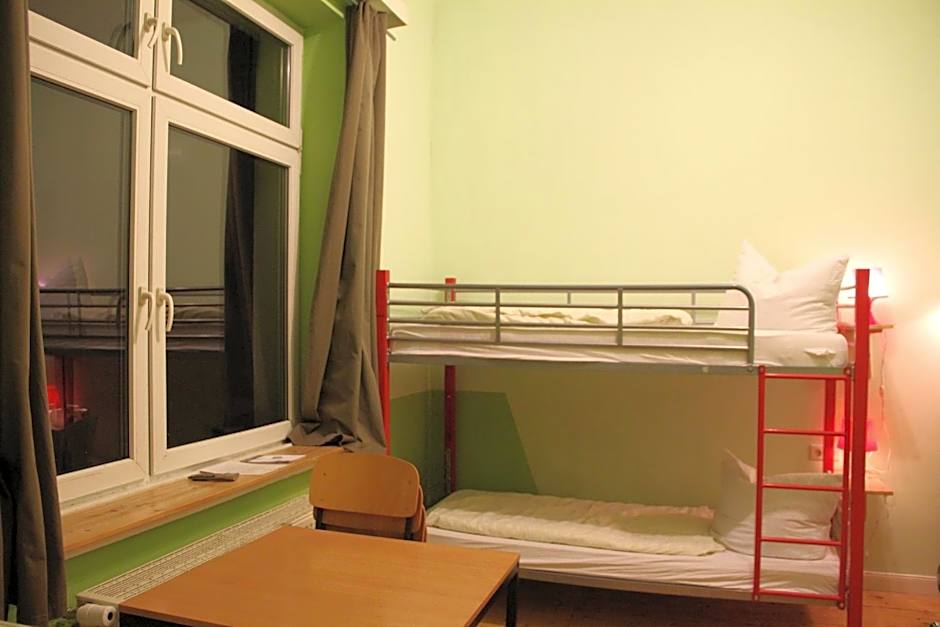Buch-Ein-Bett Hostel