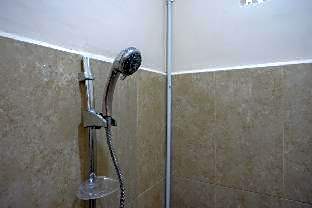 RedDoorz near Millenium Waterpark Palu