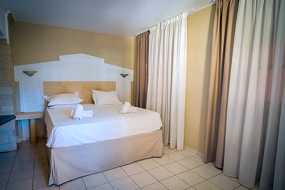 Parthenis Hotel & Suites