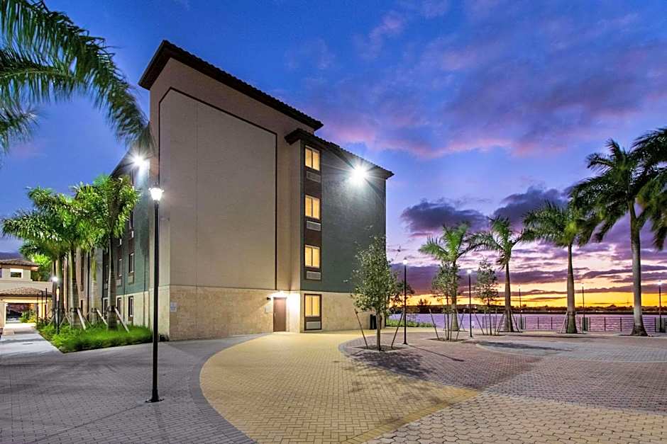 WoodSpring Suites Miramar