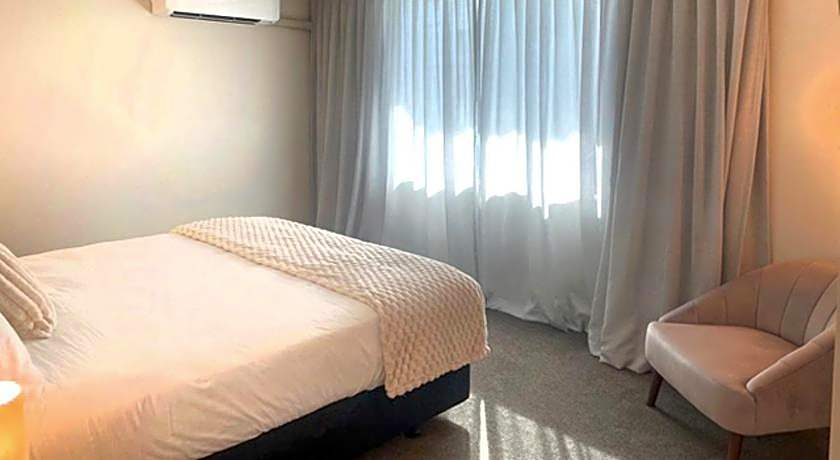 Navigate Seaside Hotel