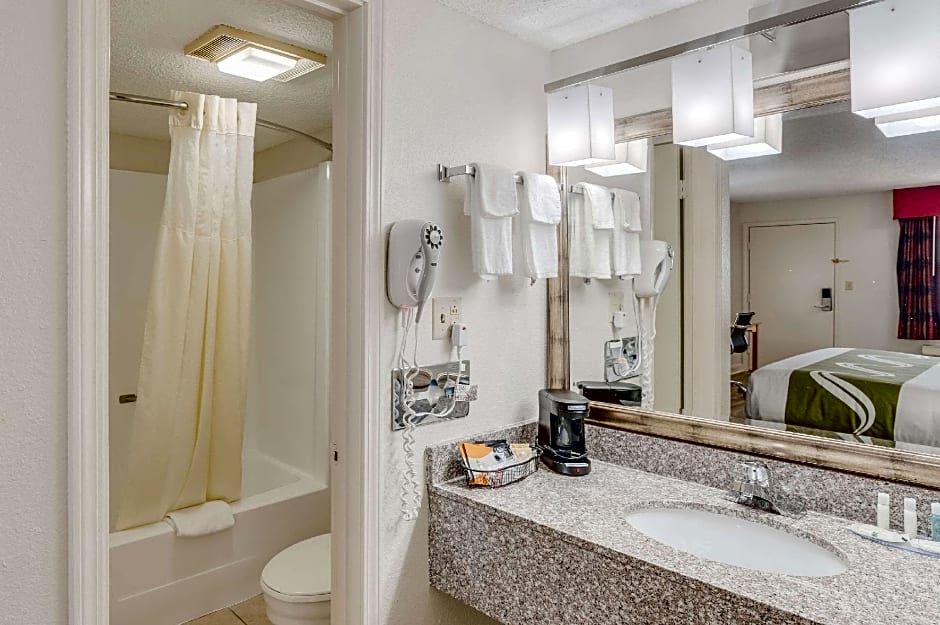 Quality Inn & Suites Hot Springs-Lake Hamilton