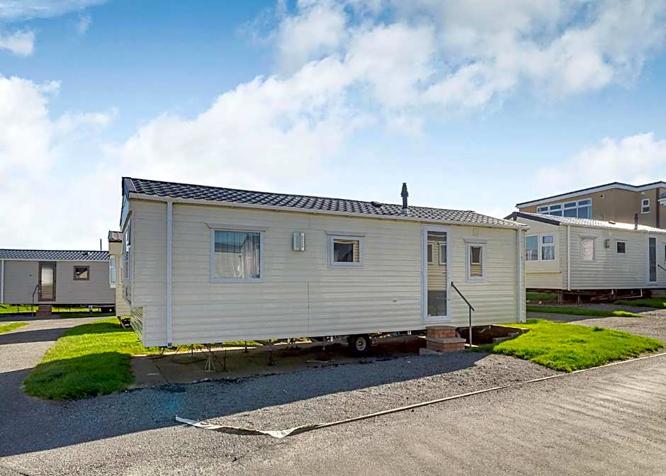 Castaways Beach Resort