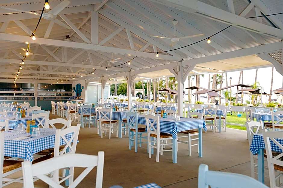 Cavo Maris Beach Hotel