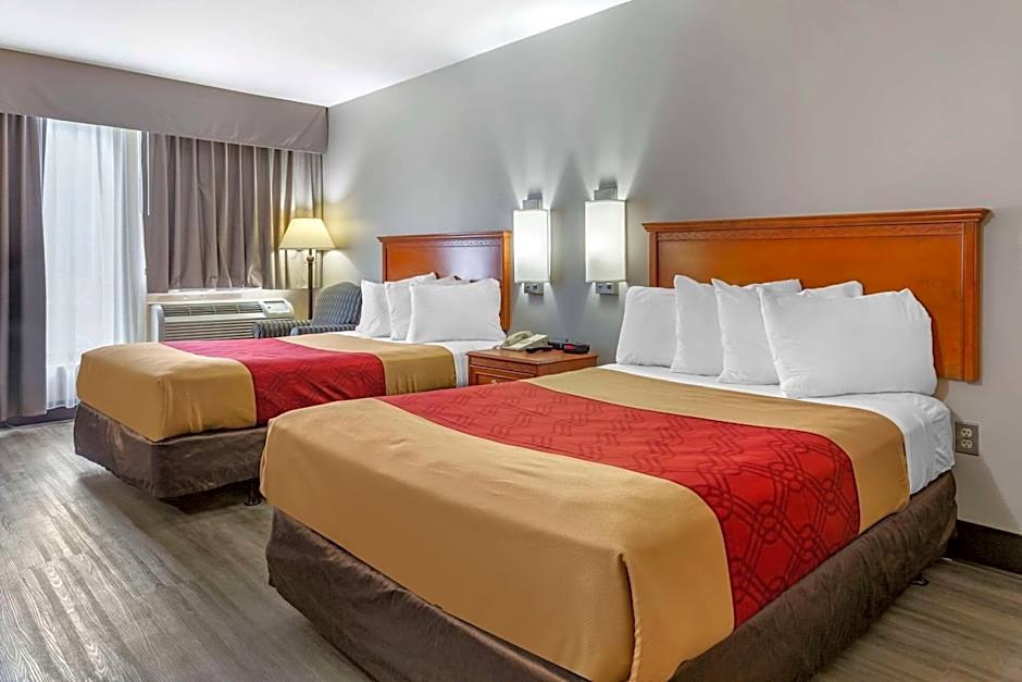 Econo Lodge & Suites Southern Pines - Pinehurst