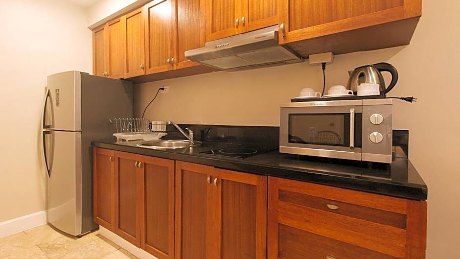 RedDoorz Premium @ The Residences Olympia Makati – Makati, NY