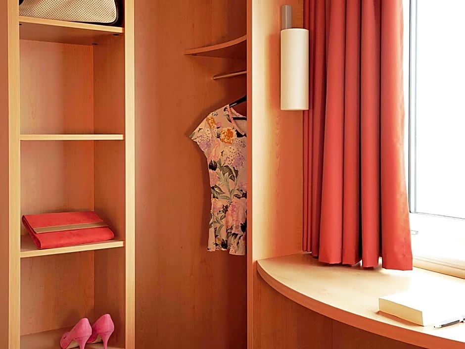 Ibis Ningbo Qian Hu Hotel