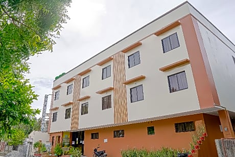 RedDoorz @ La Briana Guest House Bantayan Cebu