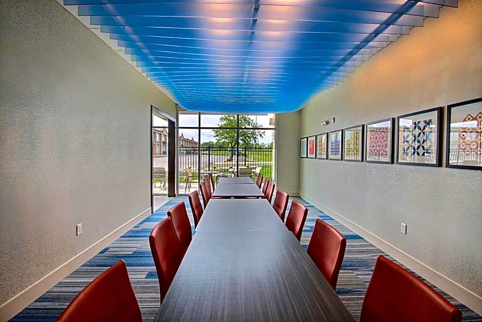 Holiday Inn Express & Suites Fond Du Lac By IHG