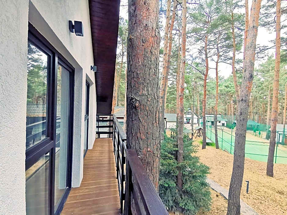 Complex Parc Pini Moinesti