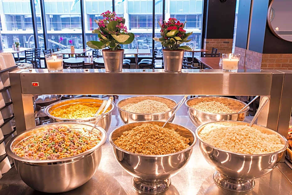 Travelodge by Wyndham Montreal Centre