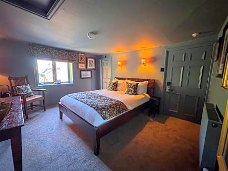 Deluxe Double Room with Garden View
