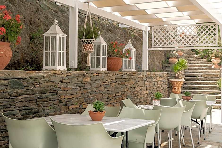 Aneroussa Beach Hotel