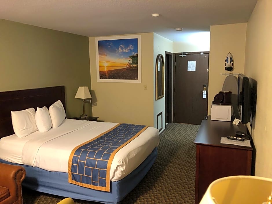 Days Inn & Suites by Wyndham Stevens Point