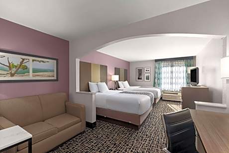 Deluxe Queen Room with Two Queen Beds - Non-Smoking