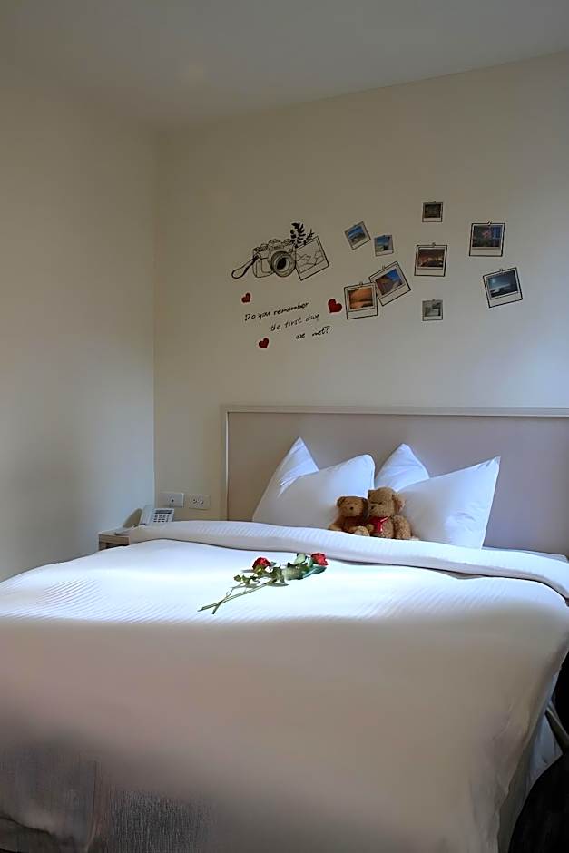 Century Hotel