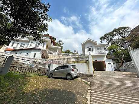 OYO LIFE 92844 Penginapan Cibodas