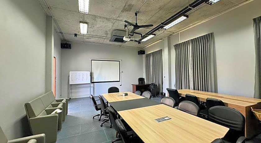 Chainam-Charmchuree residences cafe and spa