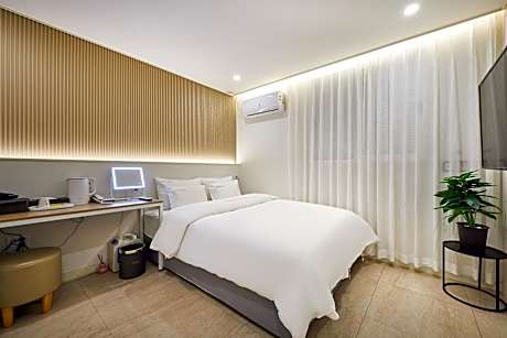 Urban Hotel