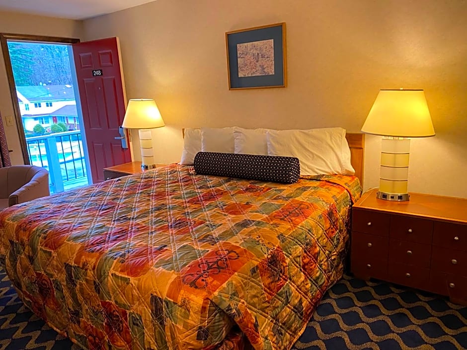 Economy Lodge 682 Main St Sturbridge