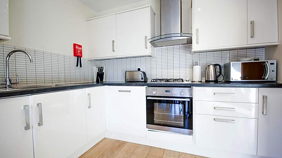 Crompton Court Apartments