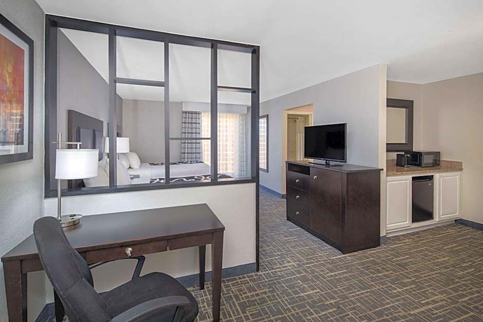 La Quinta Inn & Suites by Wyndham Atlanta Airport