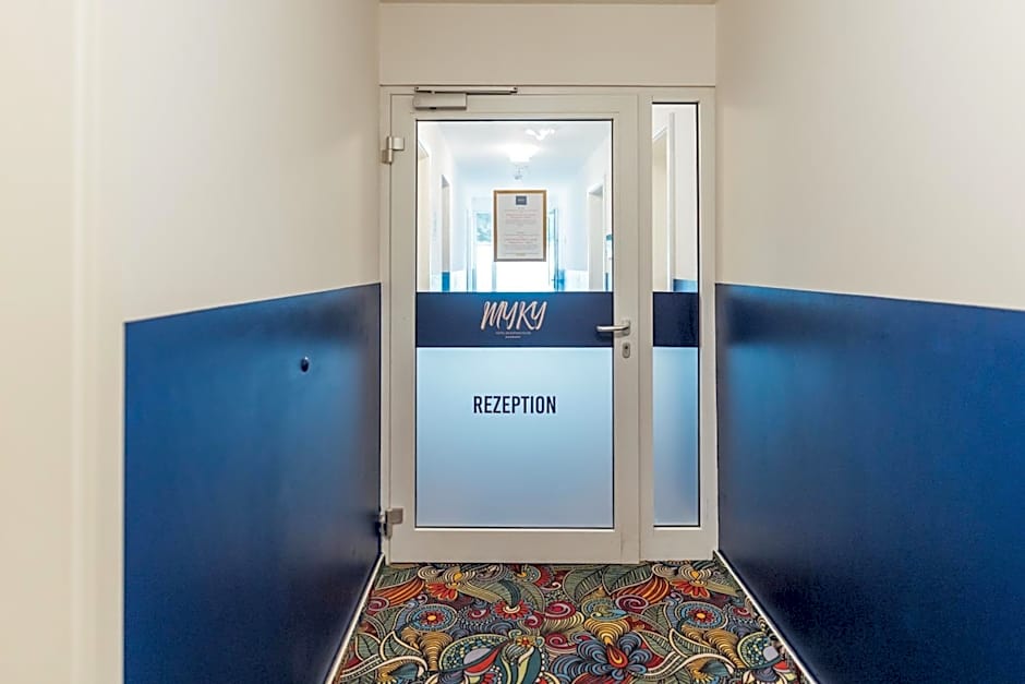 MYKY Aparthotel Harburg - Free Parking