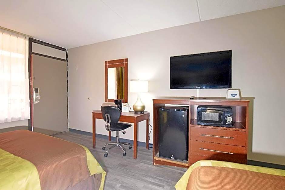 Days Inn by Wyndham Midland