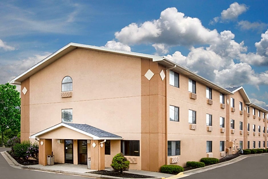 Super 8 by Wyndham Beckley