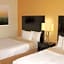 La Quinta Inn & Suites by Wyndham Lincoln