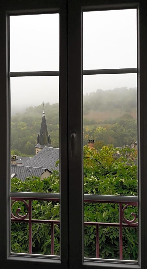 Maison d'Hôtes "La Pierre Pointue"