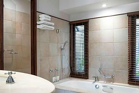 Bungalow, 1 King, Beach View, Beach Front Access, Terrace