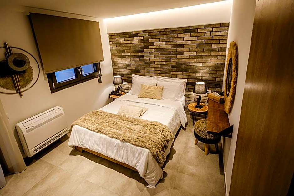 Naias Nemeia Luxury Rooms