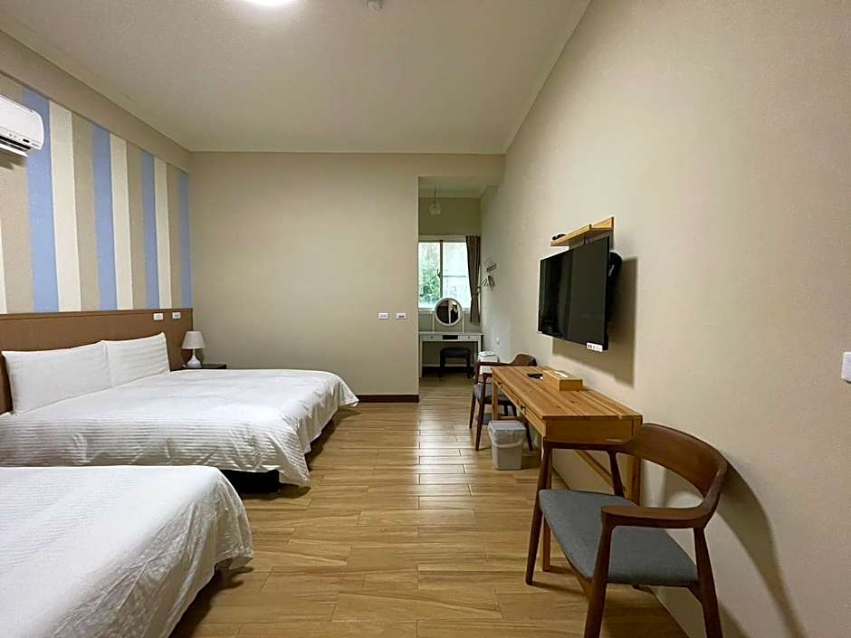 Small Ryukyu Loju sunrise Inn