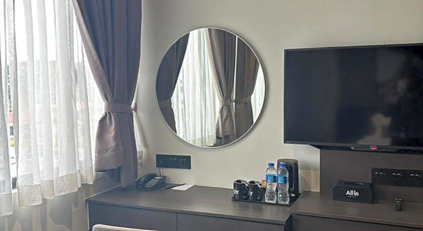 ALL IN HOTEL