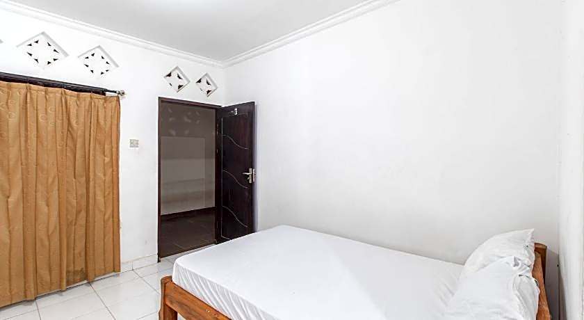 OYO Life 93504 Kost Krisna