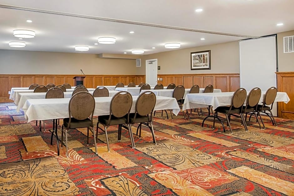 Country Inn & Suites by Radisson, Grandville-Grand Rapids West, MI