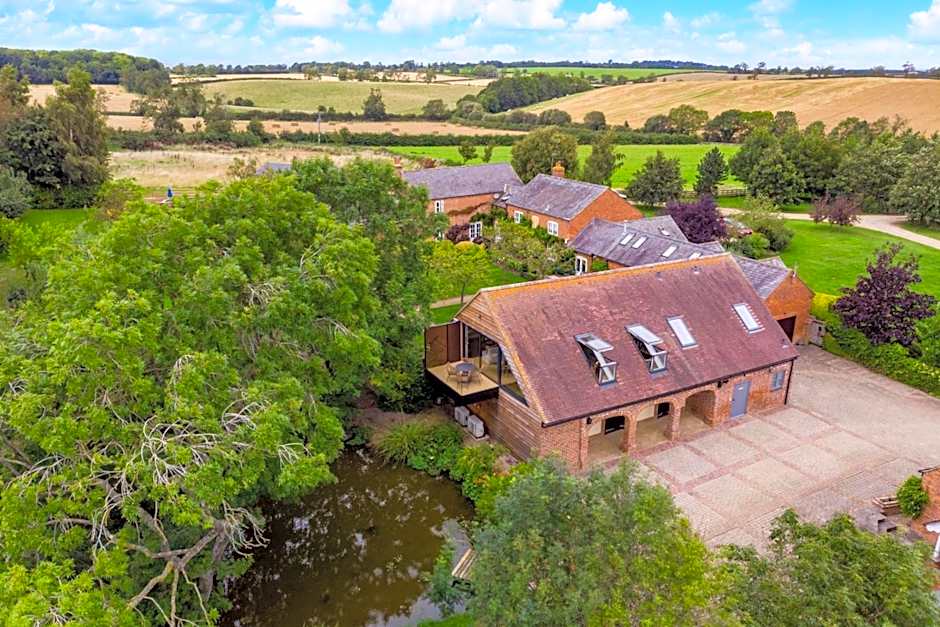 14 Acres - Luxury Countryside Retreats
