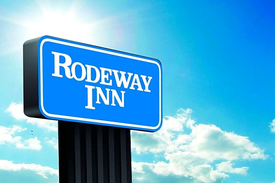 Rodeway Inn Bloomington - Normal near I-55 and University