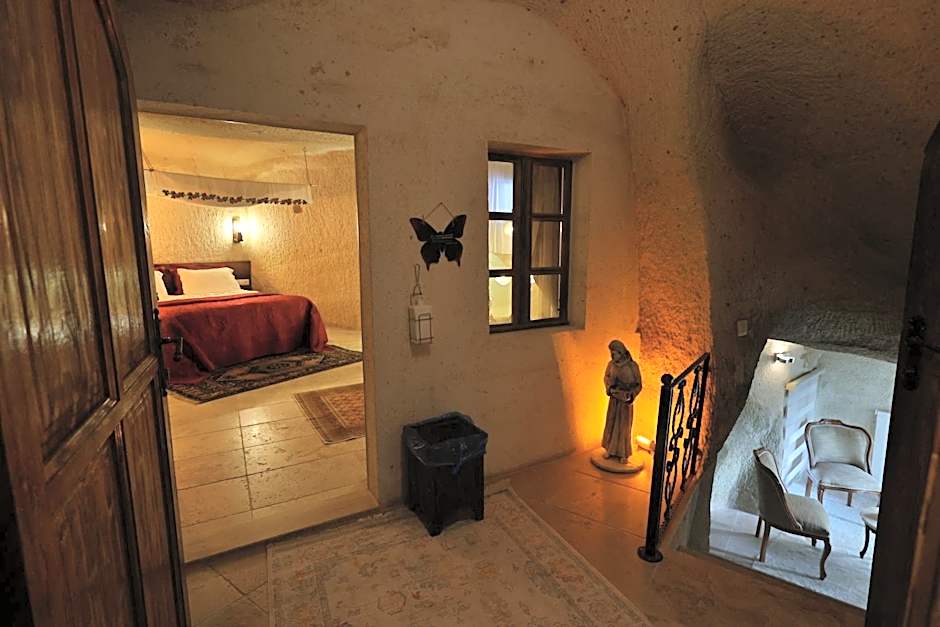 Demisos Caves Hotel