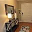 Deluxe Downtown Condo Close to Everything!