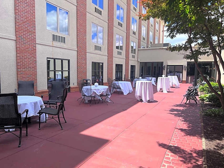 DoubleTree By Hilton Hotel Bloomington