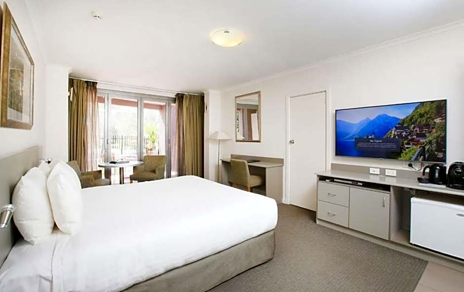 Stay at Alice Springs Hotel