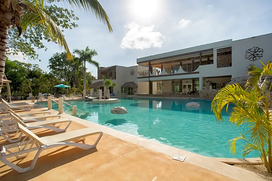 Casa Kaoba Hotel & Suites